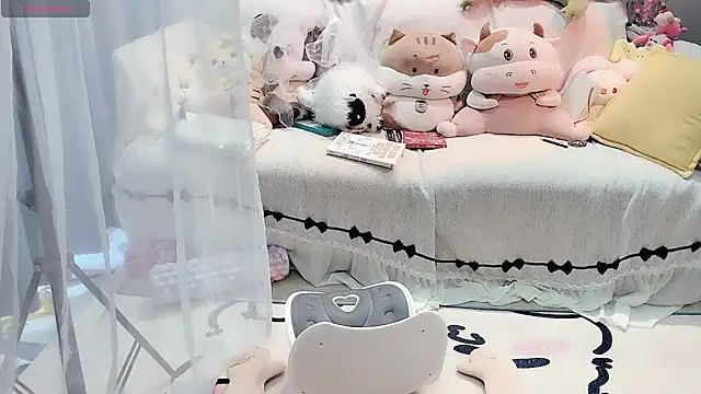 AKiKi711 online show from 04.02.26