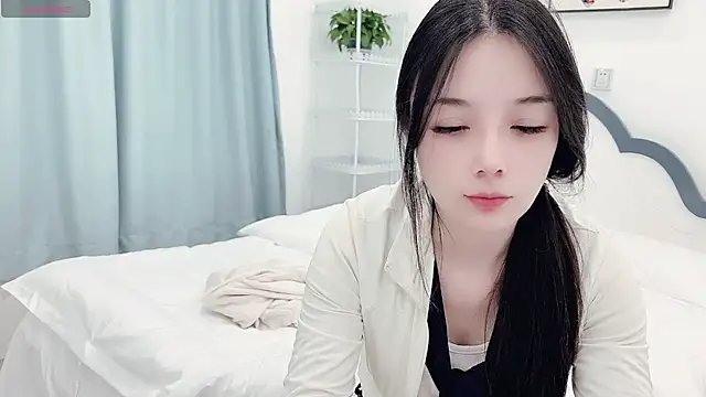 AKiKi711 online show from 04.08.26