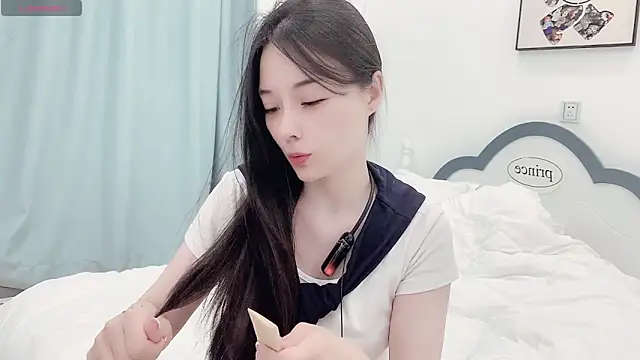 AKiKi711 online show from 04.14.26