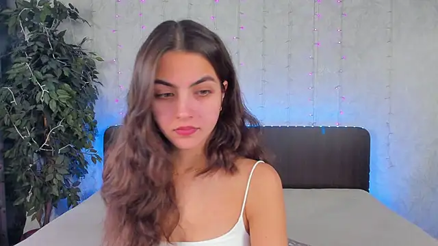 Milana Crystal  online show from 12.05.24