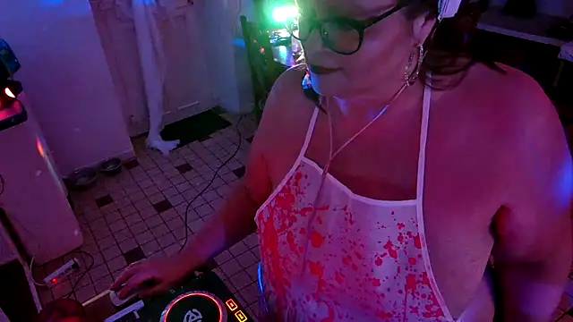 Lola-squirt online show from 10.31.25