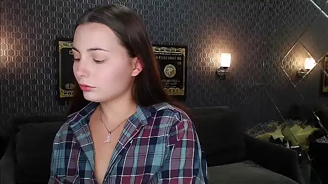 Snapshot of _extraterrestrial_ chatting on 01.02.25 extraterrestrial online show from 01.02.25