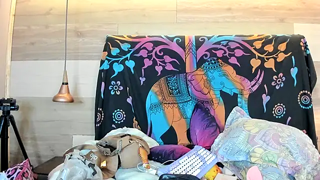 Cori Paige online show from 09.17.25