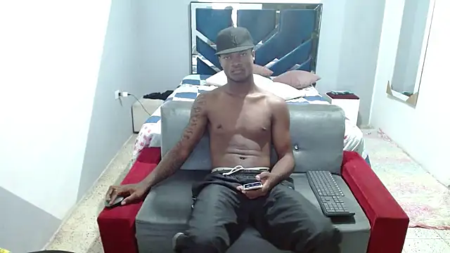 MiguelAngelxl online show from 10.27.25