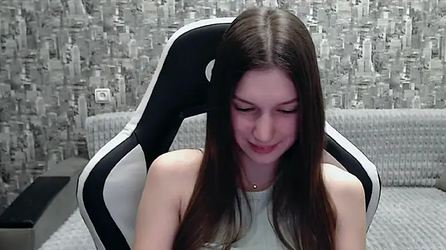 MissMiaCutie online show from 03.06.25