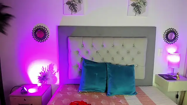 Kylie2211 online show from 02.08.25