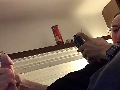 Snapshot of Hebrewhammers42 chatting on 12.10.24 Hebrewhammers42 online show from 12.10.24