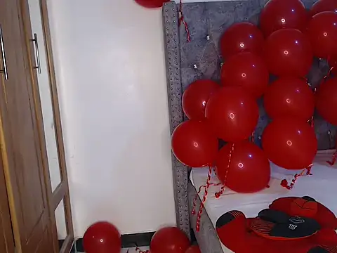 Snapshot of chococreamie chatting on 02.16.25 chococreamie online show from 02.16.25