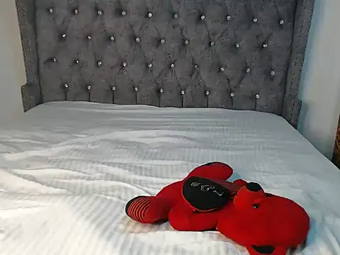 Snapshot of chococreamie chatting on 03.12.25 chococreamie online show from 03.12.25