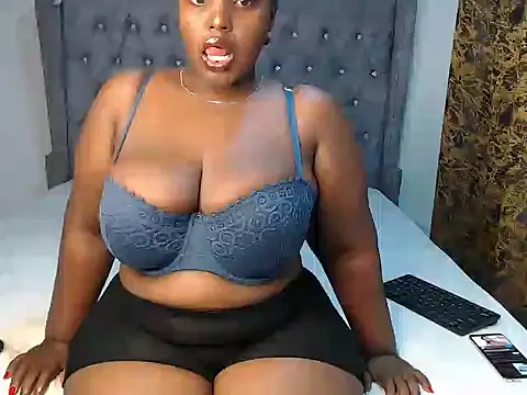 Snapshot of chococreamie chatting on 03.14.25 chococreamie online show from 03.14.25