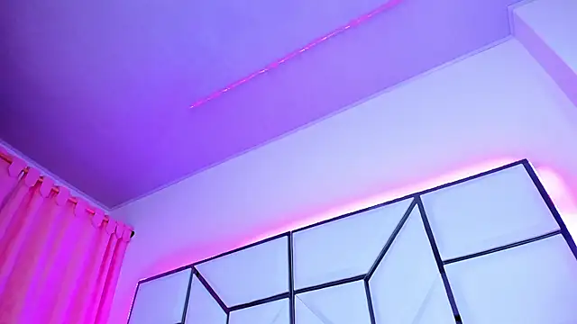 SarayRoyse online show from 01.17.25