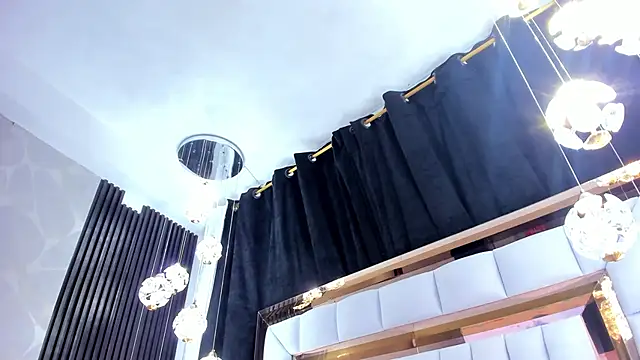 SarayRoyse online show from 09.16.25