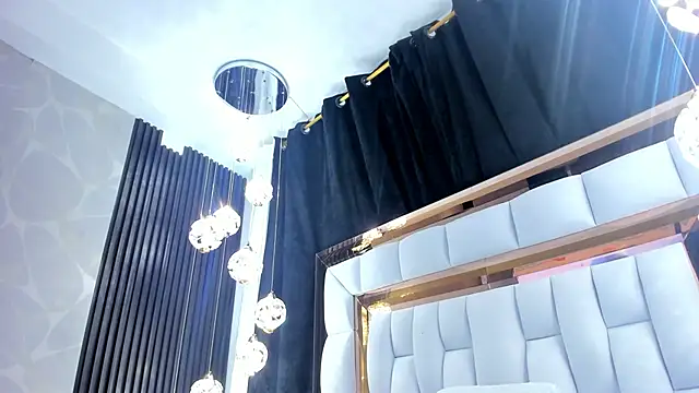 SarayRoyse online show from 09.24.25