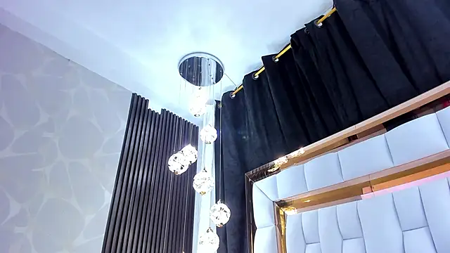 SarayRoyse online show from 01.15.26