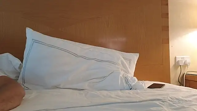 Mr-and-Mrs-Smith online show from 02.11.25