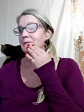 Snapshot of irinamaux chatting on 01.19.25 irinamaux online show from 01.19.25