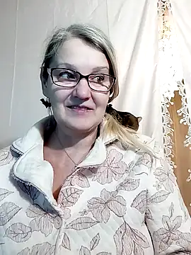 Snapshot of irinamaux chatting on 01.24.25 irinamaux online show from 01.24.25