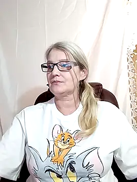 Snapshot of irinamaux chatting on 01.25.25 irinamaux online show from 01.25.25