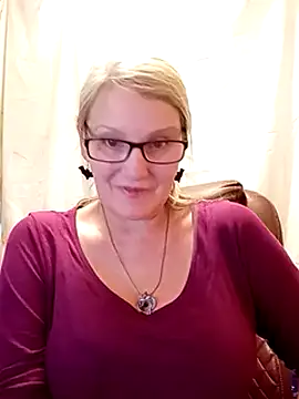 Snapshot of irinamaux chatting on 01.31.25 irinamaux online show from 01.31.25