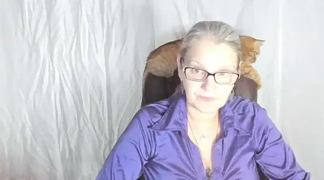 Snapshot of irinamaux chatting on 02.27.25 irinamaux online show from 02.27.25