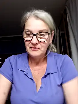 Snapshot of irinamaux chatting on 09.16.25 irinamaux online show from 09.16.25