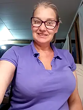 irinamaux online show from 10.14.25