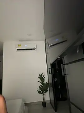 Snapshot of Brunettexio chatting on 01.10.25 Brunettexio online show from 01.10.25