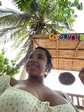 Snapshot of Brunettexio chatting on 03.21.25 Brunettexio online show from 03.21.25