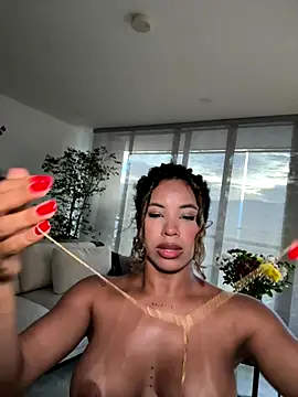 Snapshot of Brunettexio chatting on 09.20.25 Brunettexio online show from 09.20.25