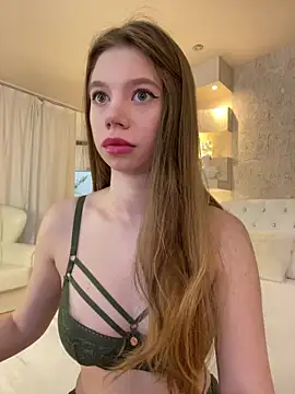 Bella Suns online show from 03.08.25