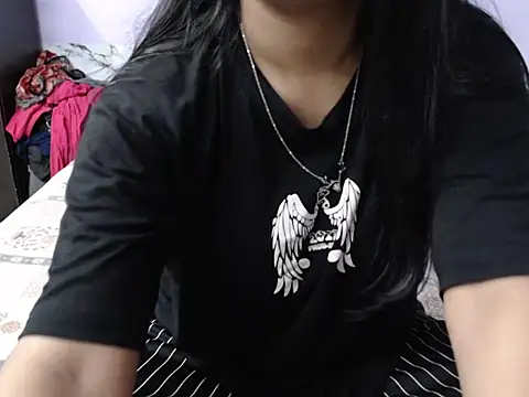 Snapshot of Freya_nia chatting on 09.18.25 Freya nia online show from 09.18.25