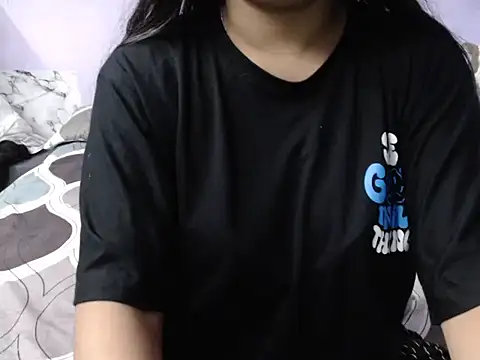 Snapshot of Freya_nia chatting on 09.28.25 Freya nia online show from 09.28.25