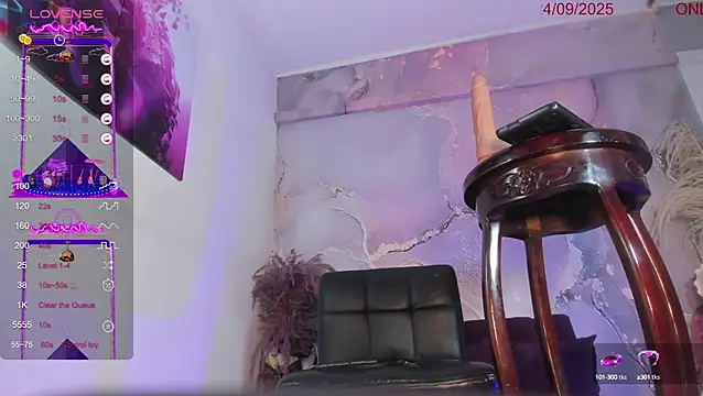 VALERIAQUEENTS online show from 09.24.25