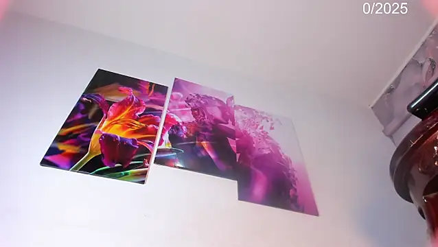 VALERIAQUEENTS online show from 10.17.25