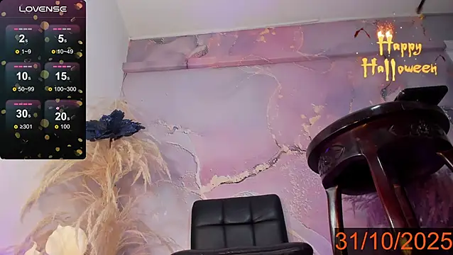 VALERIAQUEENTS online show from 10.31.25