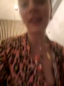 Snapshot of LexyGold chatting on 10.25.25 LexyGold online show from 10.25.25