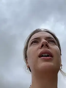 Snapshot of LexyGold chatting on 10.27.25 LexyGold online show from 10.27.25