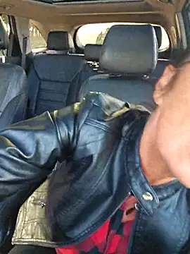 Snapshot of Misses-Cougar chatting on 10.19.25 Misses-Cougar online show from 10.19.25