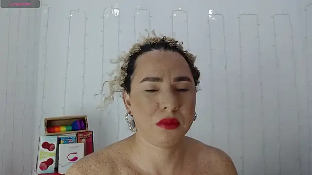 SofiaMadisson online show from 01.04.25