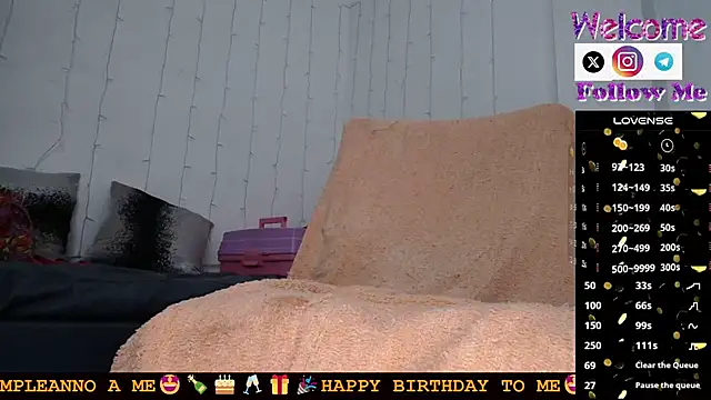 SofiaMadisson online show from 02.04.25