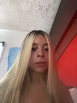 CristalGmez online show from 11.12.25