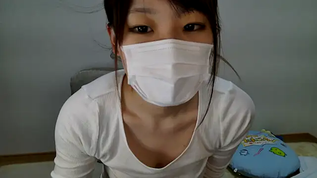 Snapshot of hi---chan- chatting on 02.15.25 hi---chan- online show from 02.15.25