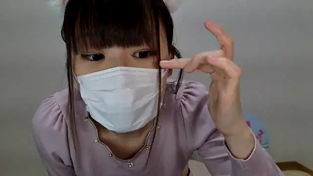 Snapshot of hi---chan- chatting on 03.07.25 hi---chan- online show from 03.07.25