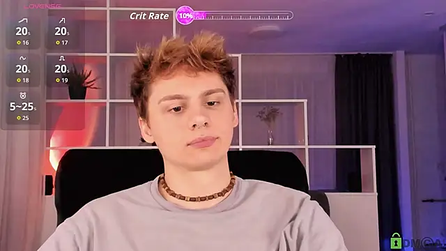 Snapshot of sunnyburn_boy chatting on 11.07.25 sunnyburn boy online show from 11.07.25