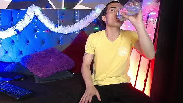  Tattoo Couple online show from 12.27.24