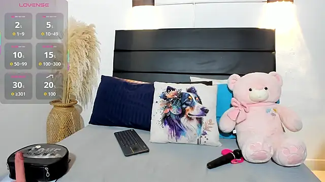 Julieta Coopeer  online show from 02.16.26