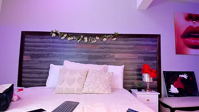 EmmaBakeer online show from 02.13.25