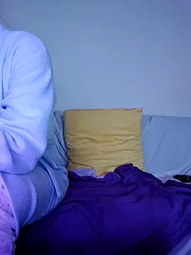 Snapshot of blondyruby chatting on 02.08.26 blondyruby online show from 02.08.26