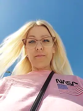 Snapshot of blondyruby chatting on 02.22.26 blondyruby online show from 02.22.26