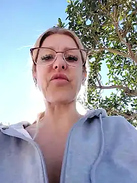 Snapshot of blondyruby chatting on 02.23.26 blondyruby online show from 02.23.26